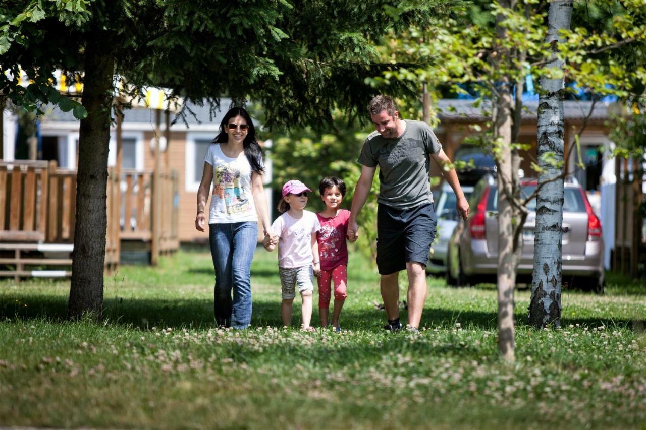 Camping Bella Austria Sankt Peter am Kammersberg ภายนอก รูปภาพ